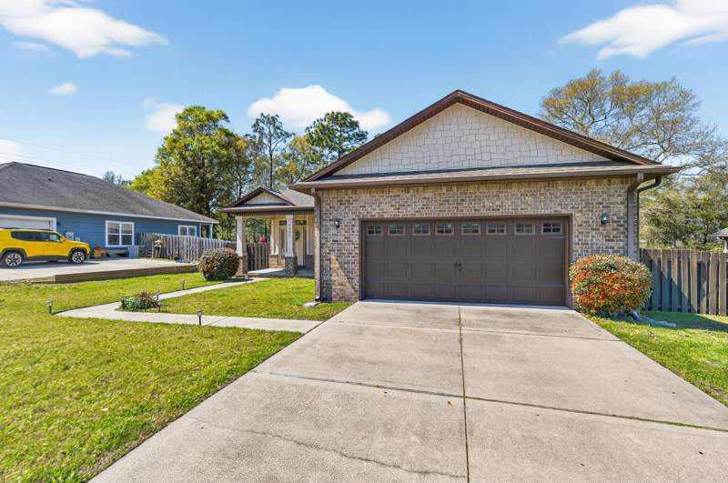 4 bedroom Detached Single Family at 6022 Hidden Valley Road, Hidden Valley, Crestview — photo 3