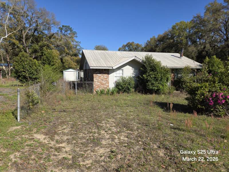 3 bedroom Detached Single Family at 697 E Long Drive, Crestview, Crestview — photo 3