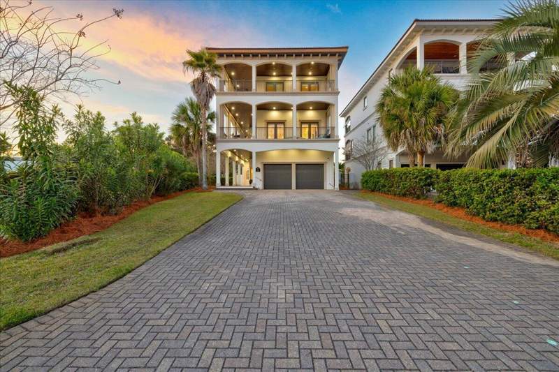 5 bedroom Detached Single Family at 52 Sandstone Street, Beach View Heights Unrec, Santa Rosa Beach — photo 2