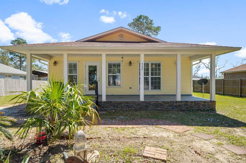 3 bedroom Detached Single Family at 362 Palmetto Avenue, Magnolia Baye, Freeport — photo 2