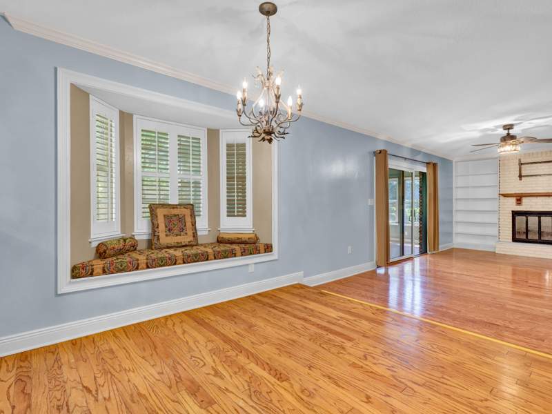 4 bedroom Detached Single Family at 700 NE Country Club Avenue, Country Club Estates, Kenwood, Fort Walton Beach — photo 3