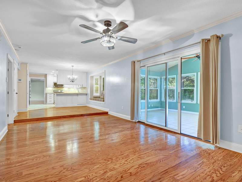 4 bedroom Detached Single Family at 700 NE Country Club Avenue, Country Club Estates, Kenwood, Fort Walton Beach — photo 2