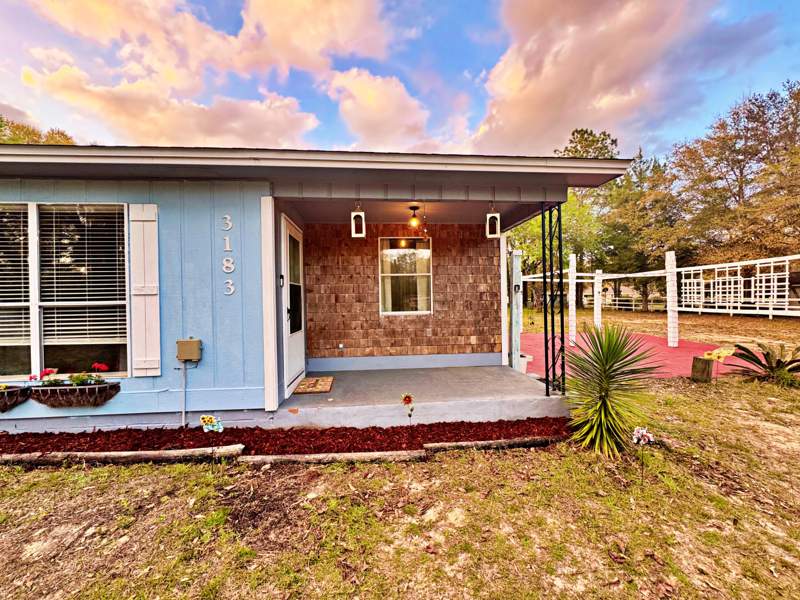 2 bedroom Detached Single Family at 3183 Audrey Drive, Crestview, Crestview — photo 2