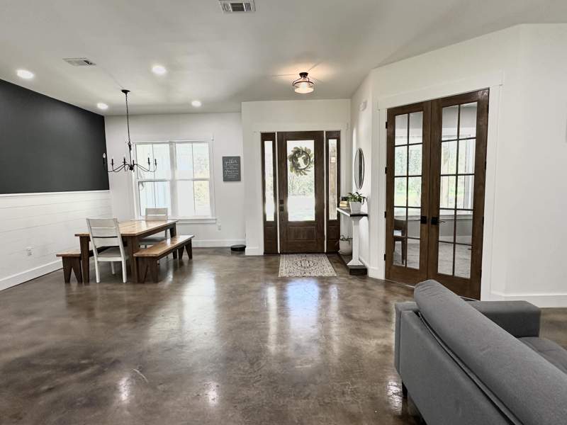4 bedroom Detached Single Family at 285 J W Hollington Road, Indian Creek Ranchettes Unrec, Freeport — photo 5