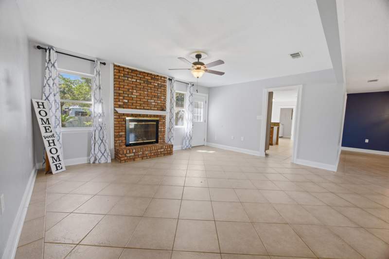 4 bedroom Detached Single Family at 157 Country Club Road, Lake Lorraine Estates 1, Shalimar — photo 5
