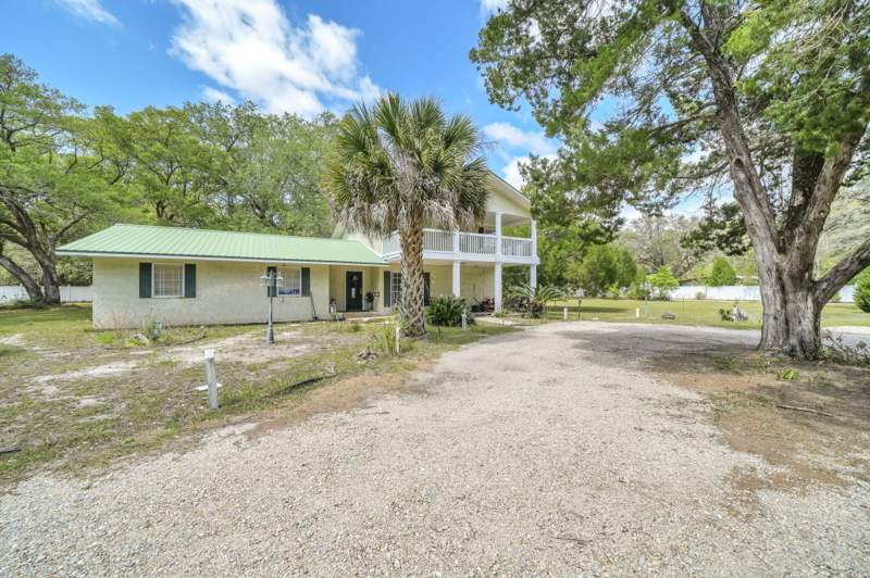 5 bedroom Detached Single Family at 223 Altman Road, Freeport, Freeport — photo 2