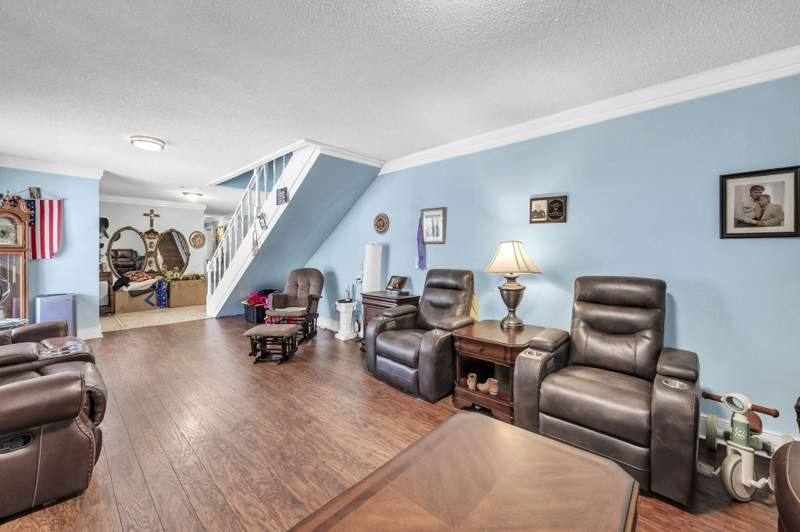 5 bedroom Detached Single Family at 223 Altman Road, Freeport, Freeport — photo 5