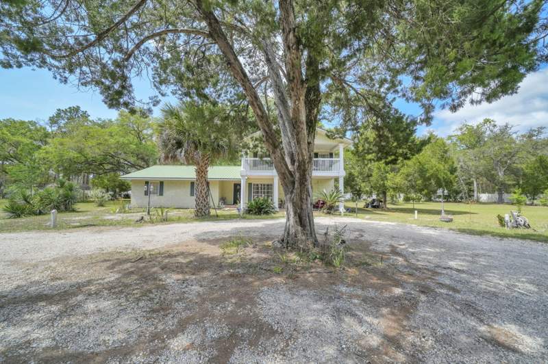 5 bedroom Detached Single Family at 223 Altman Road, Freeport, Freeport — photo 4