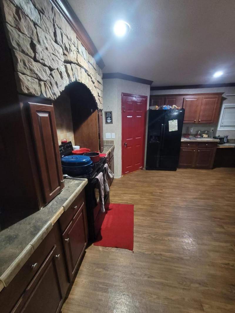 3 bedroom Manufactured Home at 511 Howlin Road, Oakwood Estates, DeFuniak Springs — photo 3