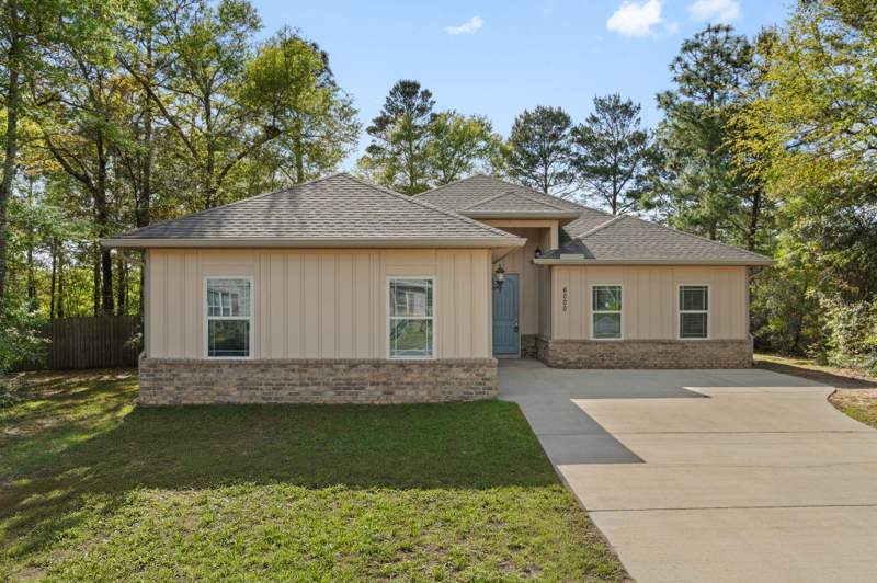 4 bedroom Detached Single Family at 6000 Fiori Drive, Camellia Cove, Crestview — photo 2