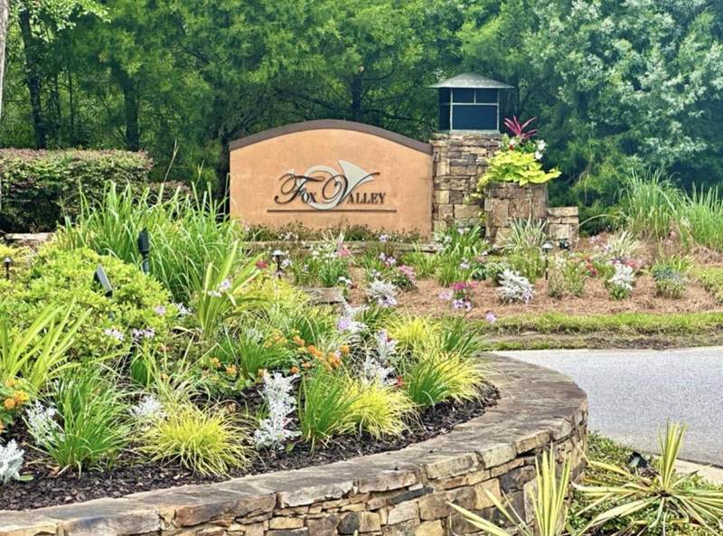 4 bedroom Detached Single Family at 611 Terrier Trail, Fox Valley, Crestview — photo 3