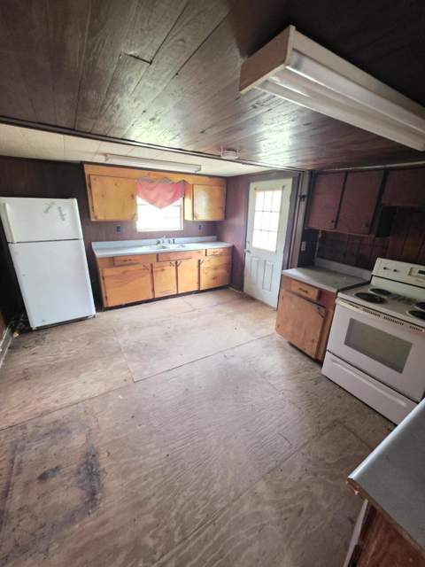 8094 Highway 393, Laurel Hill FL - photo 7 of 13