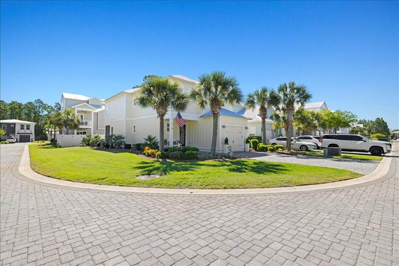 4 bedroom Detached Single Family at 94 Lakeland Drive, Frangista Beach 3nd Addn, Miramar Beach — photo 4