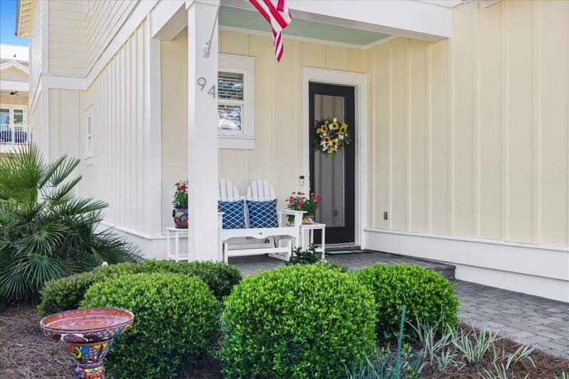 4 bedroom Detached Single Family at 94 Lakeland Drive, Frangista Beach 3nd Addn, Miramar Beach — photo 3
