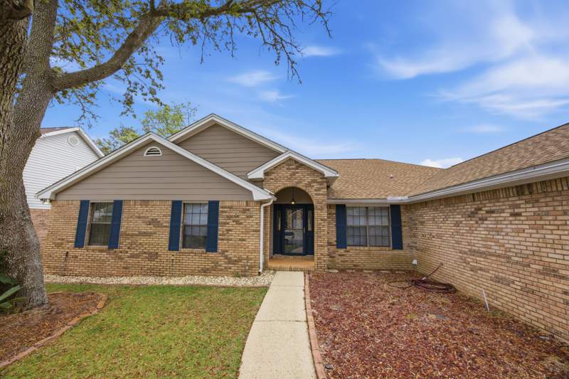4 bedroom Detached Single Family at 2810 Lee Trevino Court, Lake Pointe, Shalimar — photo 5