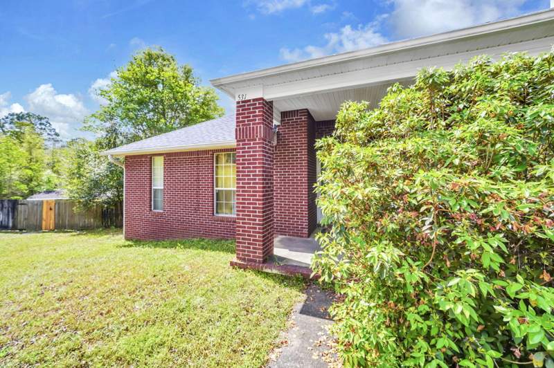 3 bedroom Detached Single Family at 531 Gallant Fox Lane, Steeplechase Ph 2, Crestview — photo 4