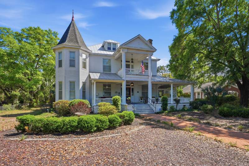 4 bedroom Detached Single Family at 550 Circle Drive, Town Of Defuniak Springs, DeFuniak Springs — photo 5