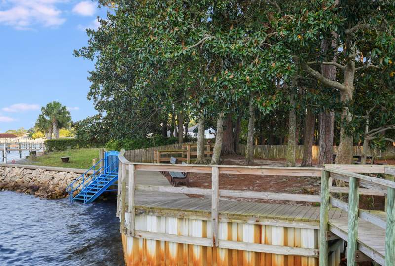 4 bedroom Detached Single Family at 563 Shore Drive, Holiday Shores Estates 2nd Addn, Miramar Beach — photo 4