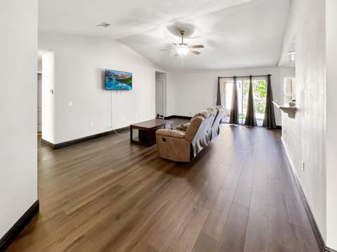 6412 Welannee Boulevard, Laurel Hill FL - photo 6 of 32