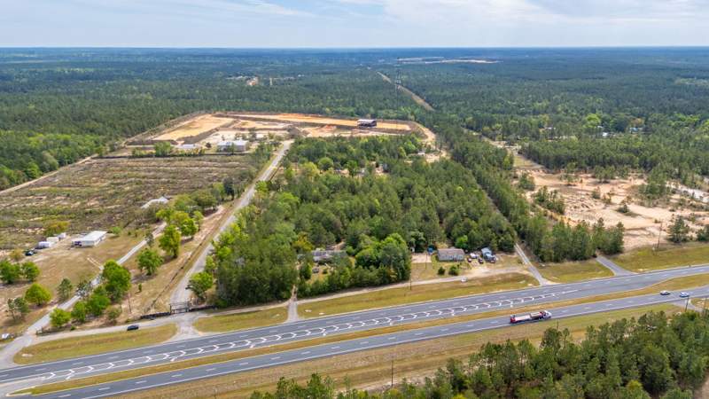 4 bedroom Manufactured Home at 7765 S US Highway 331, No Recorded Subdivision, DeFuniak Springs — photo 2