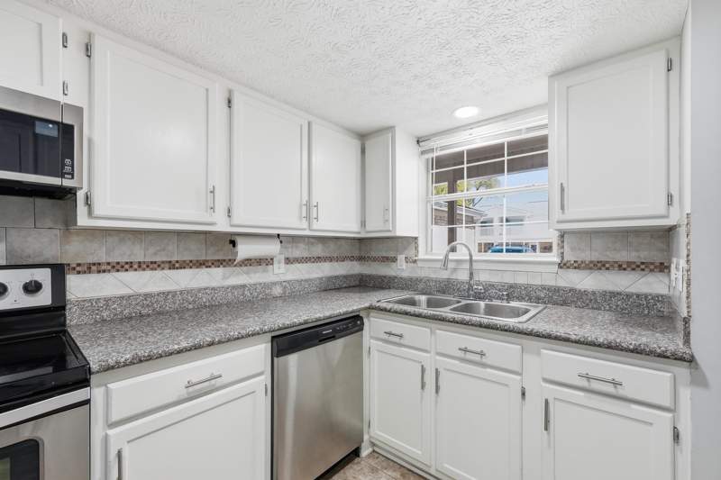 2 bedroom Townhouse at 2412 Winter Park Court, Winterhaven, Fort Walton Beach — photo 4