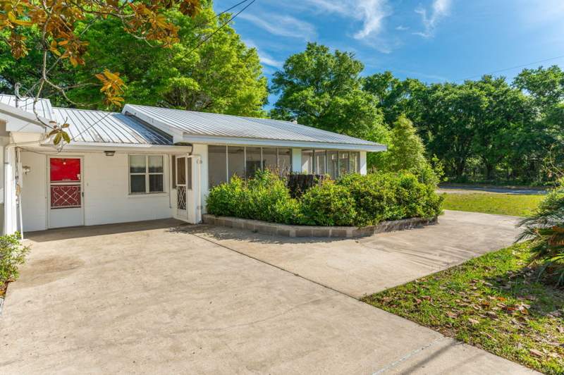3 bedroom Detached Single Family at 578 E Williams Avenue, Morris Addn To Crestview, Crestview — photo 2