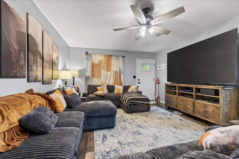 3 bedroom Detached Single Family at 5529 Rainbow Lane, Metes & Bounds, Crestview — photo 3