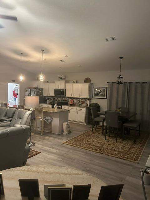 3 bedroom Detached Single Family at 175 S Speckled Trout Lane, Riverwalk Ph I, Freeport — photo 3