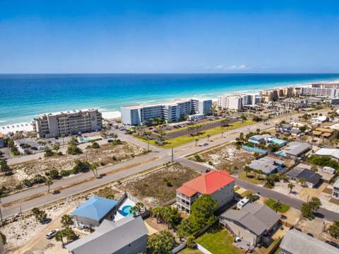 738 Starfish Avenue, Fort Walton Beach FL - photo 8 of 92