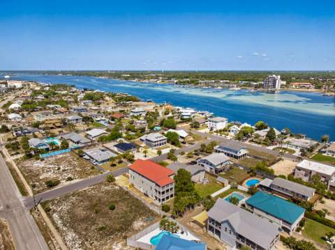 738 Starfish Avenue, Fort Walton Beach FL - photo 10 of 92