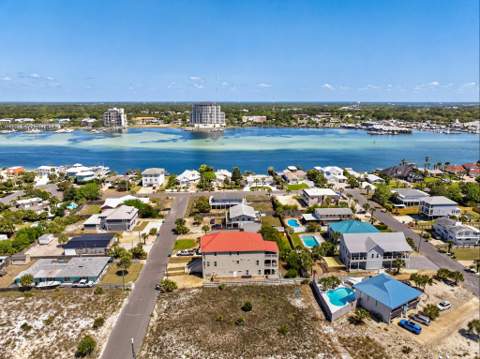 738 Starfish Avenue, Fort Walton Beach FL - photo 11 of 92