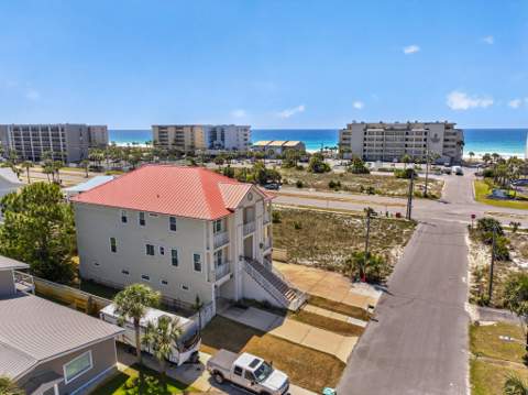 738 Starfish Avenue, Fort Walton Beach FL - photo 14 of 92