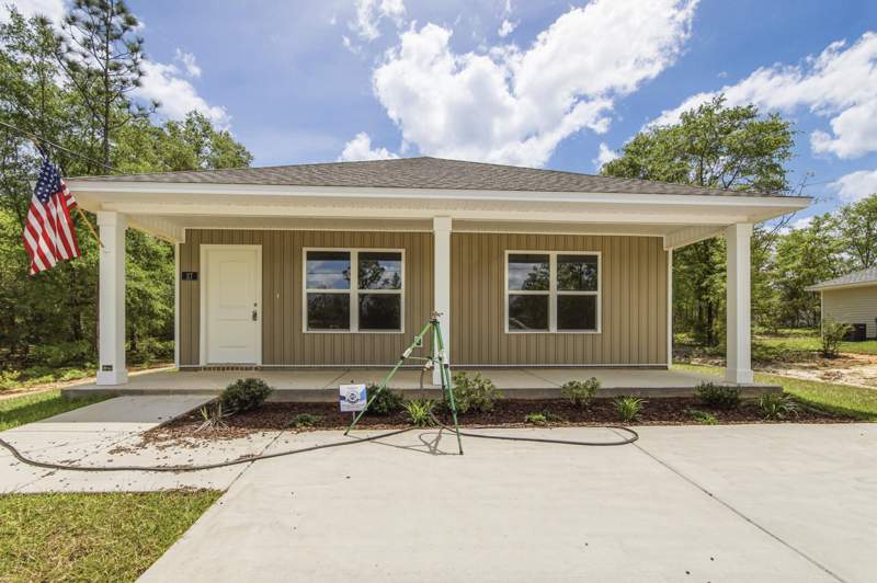 2 bedroom Detached Single Family at 27 Pansy Lane, Oakwood Hills Unit 1, DeFuniak Springs — photo 2