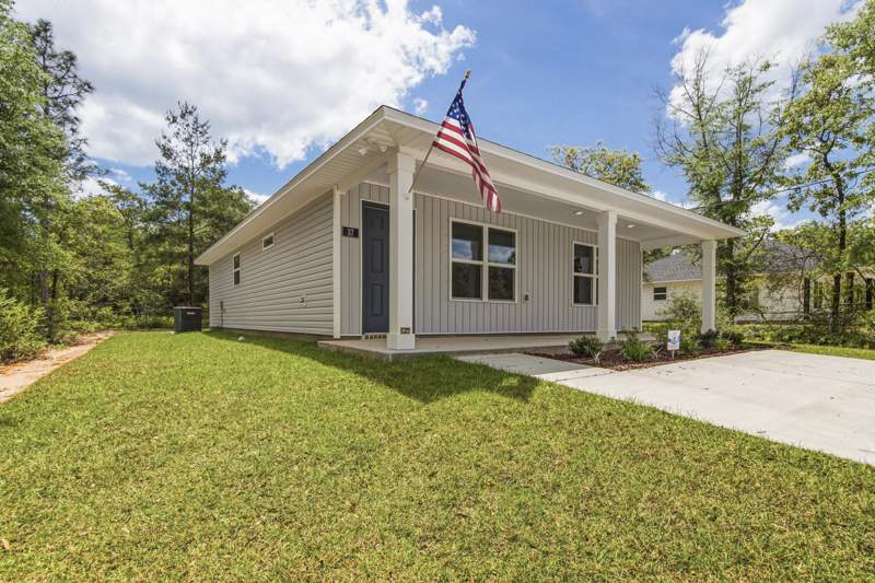 2 bedroom Detached Single Family at 37 Pansy Lane, Oakwood Hills Unit 1, DeFuniak Springs — photo 2