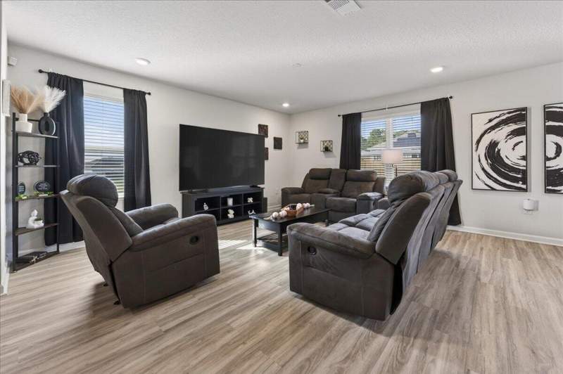 4 bedroom Detached Single Family at 2808 Tallgrass Court, Silver Lake Village, Crestview — photo 5