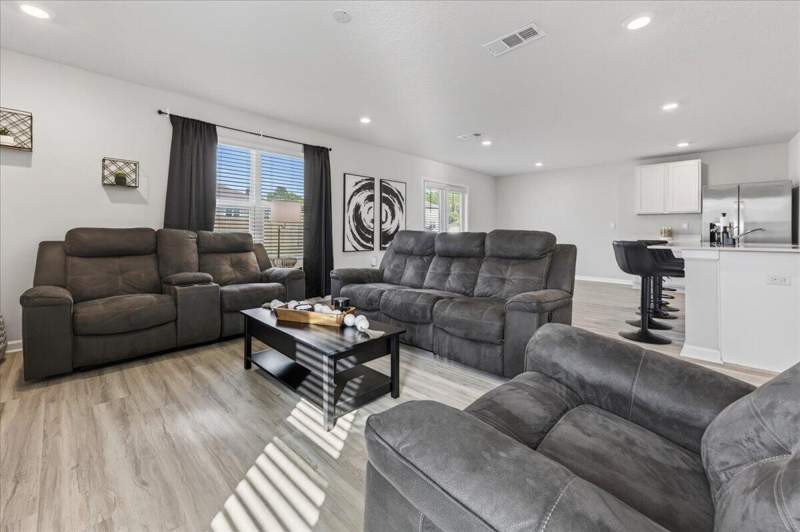 4 bedroom Detached Single Family at 2808 Tallgrass Court, Silver Lake Village, Crestview — photo 3