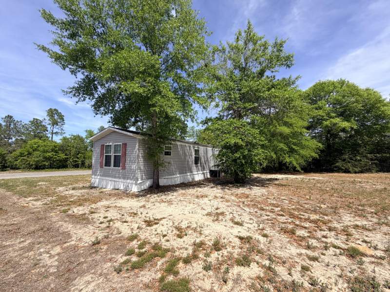 2 bedroom Mobile Home at 87 Pinetree Lane, Oakwood Hills Unit 1, DeFuniak Springs — photo 4