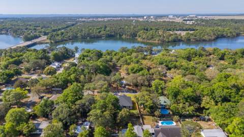 324 Hillcrest Avenue, Valparaiso FL - photo 6 of 56