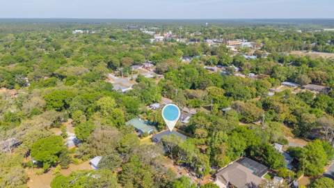 324 Hillcrest Avenue, Valparaiso FL - photo 6 of 55