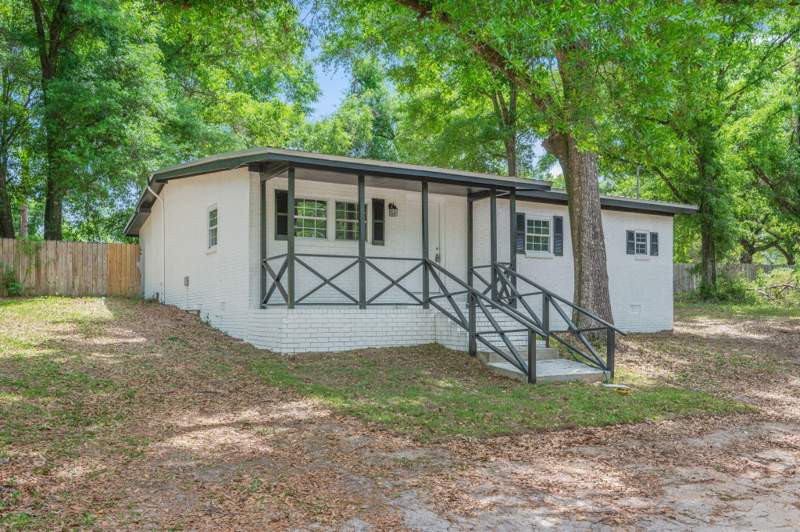3 bedroom Detached Single Family at 165 Smith Street, Smith S/D, Crestview — photo 2