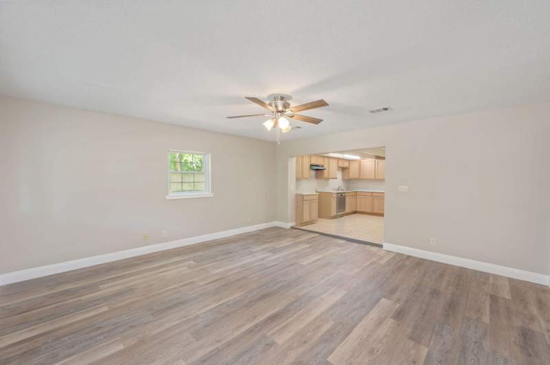 3 bedroom Detached Single Family at 165 Smith Street, Smith S/D, Crestview — photo 5