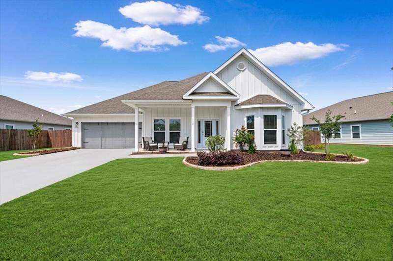 5 bedroom Detached Single Family at 110 E Oak Trees Lane, Hammock Oaks Estates, Freeport — photo 3