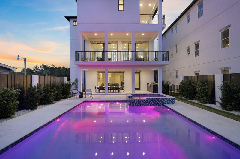 9 bedroom Detached Single Family at 336 S Holiday Road, No Recorded Subdivision, Destin — photo 3