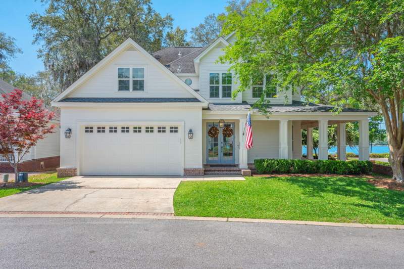 3 bedroom Detached Single Family at 327 Grand Oaks Drive, Grand Oaks S/D, Niceville — photo 2