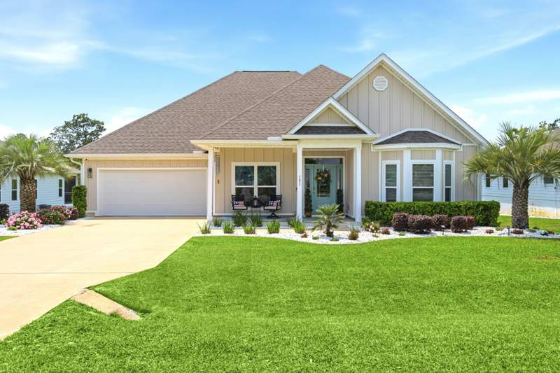 5 bedroom Detached Single Family at 101 Hammock Oaks Boulevard, Hammock Oak Estates, Freeport — photo 2