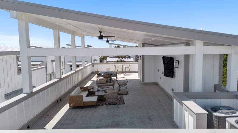 4 bedroom Detached Single Family at 28 W Queen Palm Drive, Twin Palms, Inlet Beach — photo 3