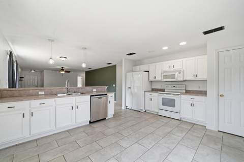 1327 Jeffrine Drive, Crestview FL - photo 7 of 23