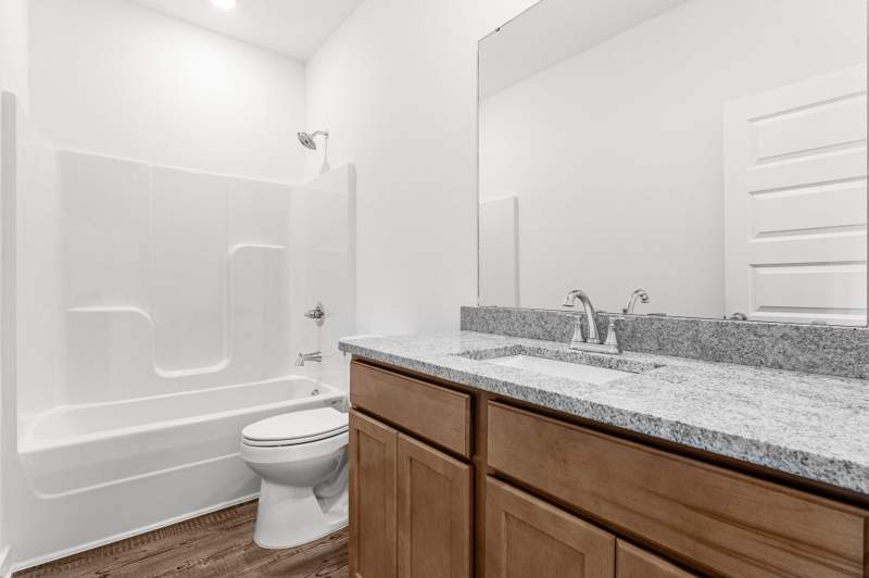 4 bedroom Detached Single Family at 379 Arrowwood Boulevard, Owl'S Head, Freeport — photo 5