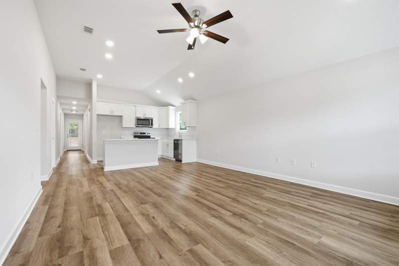 3 bedroom Detached Single Family at 661 Lee Avenue, Morris Addn To Crestview, Crestview — photo 3