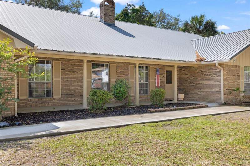 4 bedroom Detached Single Family at 121 Edwards Lane, Commodore Place, Fort Walton Beach — photo 3